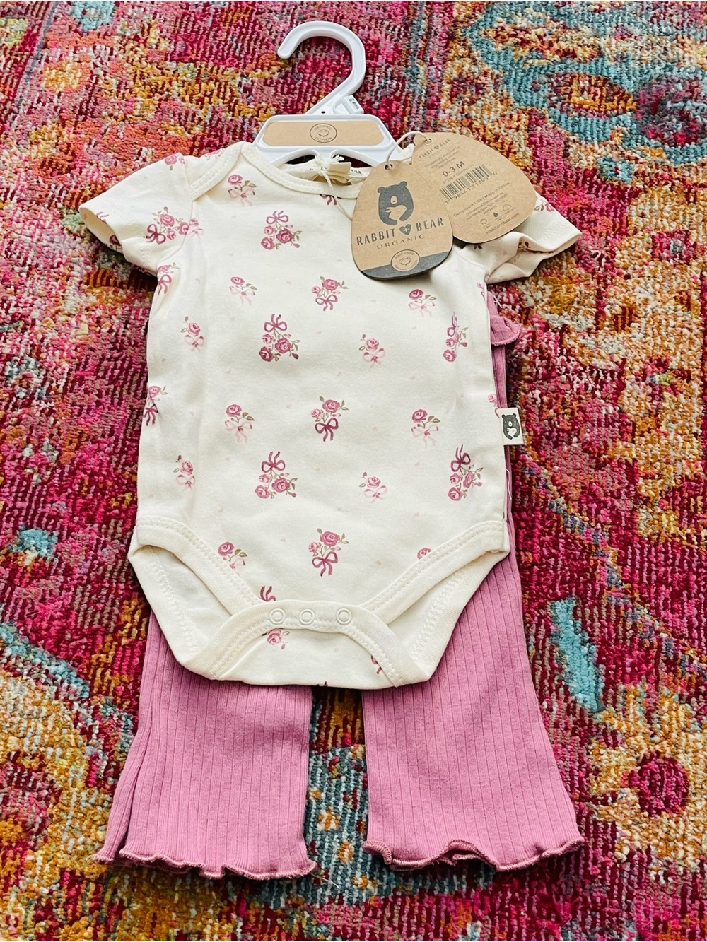 Rabbit + Bear Organic Floral Baby Onesie with Pink Ribbed Pants, 0-3 month. NWT